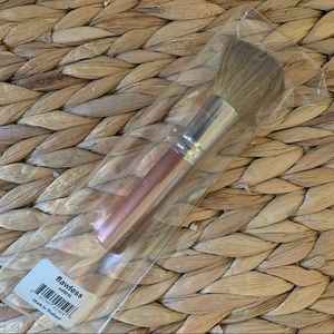 NWT Mineral fusion flawless makeup brush